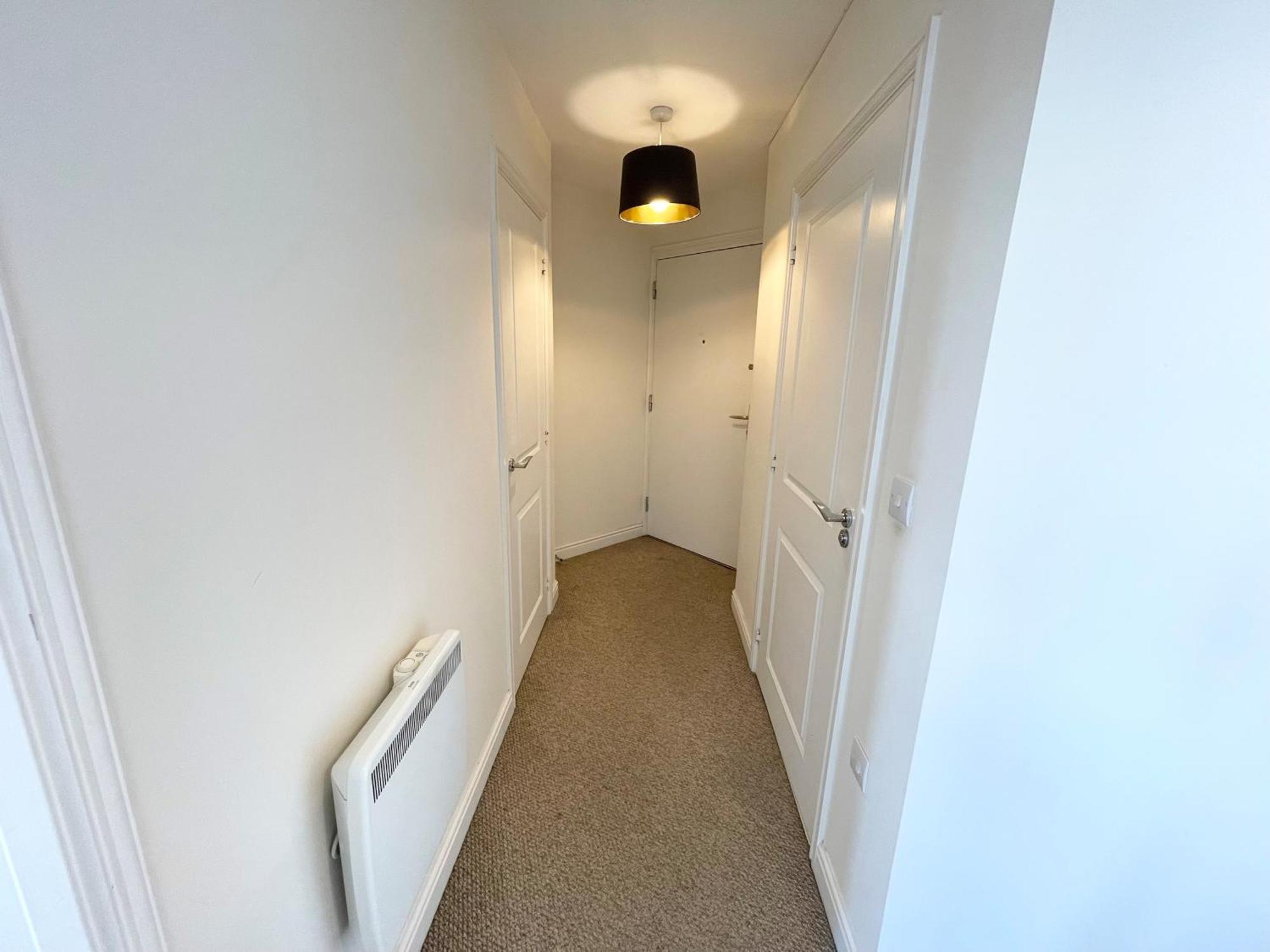 Blue Sky Apartments @Wallis Square, Farnborough ฟาร์นโบโรห์ ภายนอก รูปภาพ